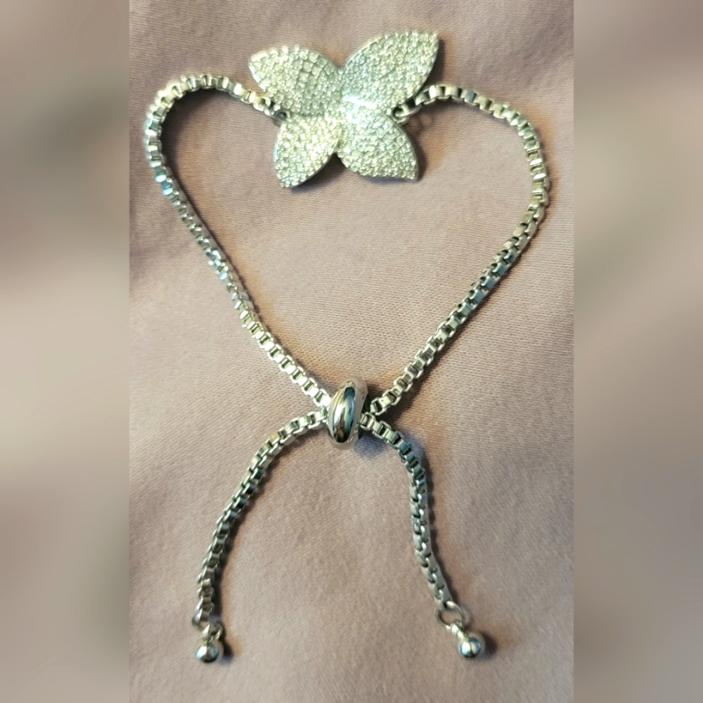 Melania Clara NWT Silver Orchid Bracelet